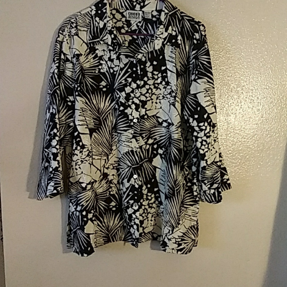 Chico's size 3. Xlarge button up black and cream